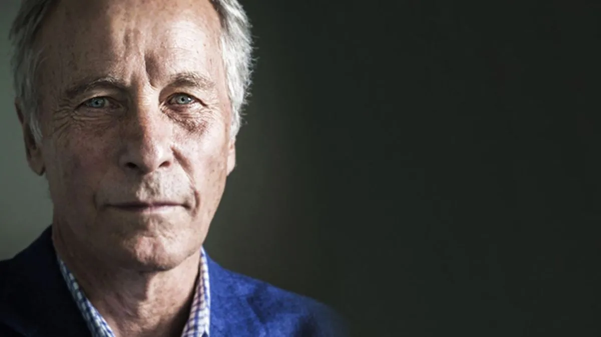 Richard Ford : Un voyage père-fils teinté d'humour noir dans "Le Paradis des fous"