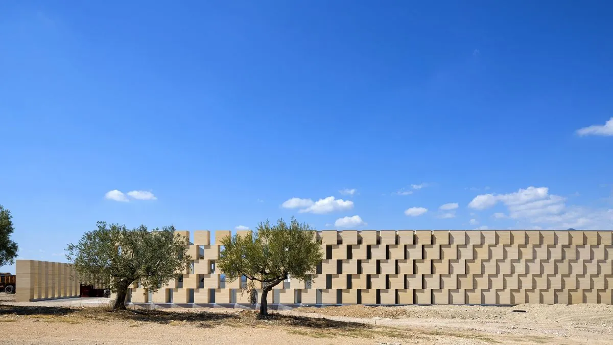 Un pavillon de pierre innovant accueille les visiteurs à Fontvieille