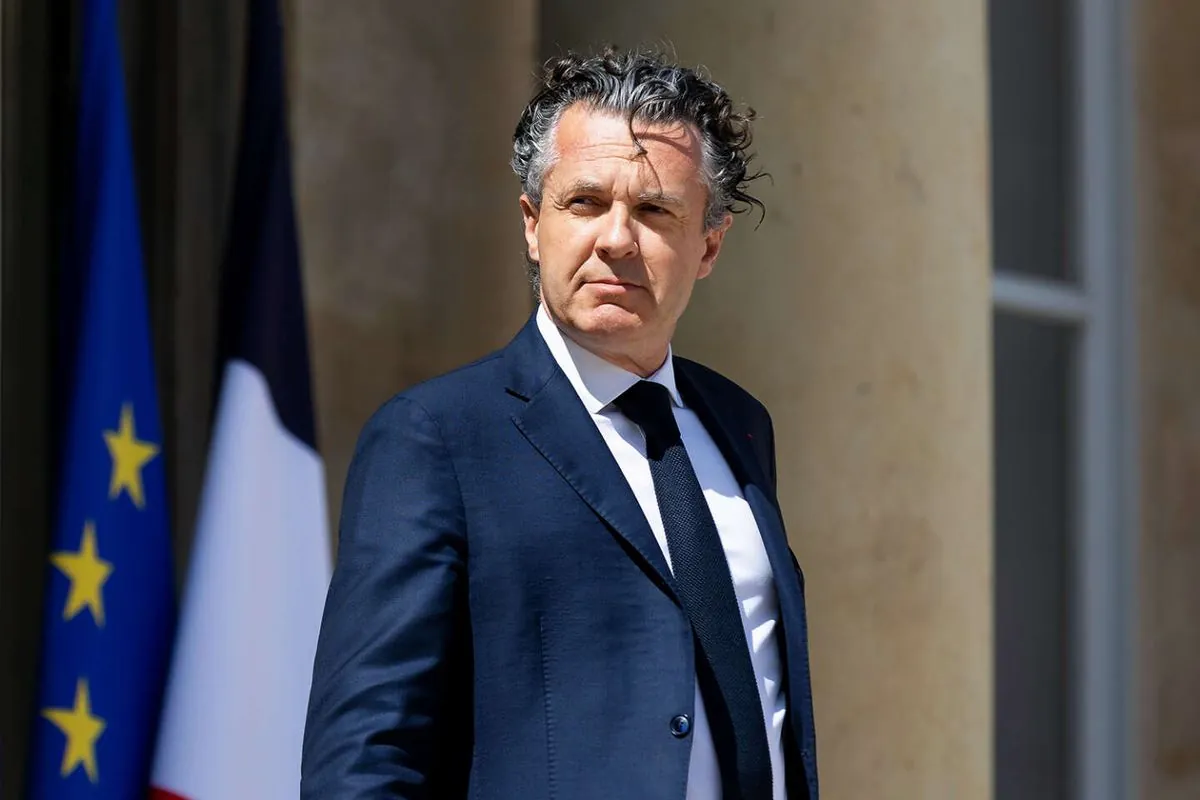 christophe-bechu-quitte-le-ministere-de-lecologie--bilan-mitige