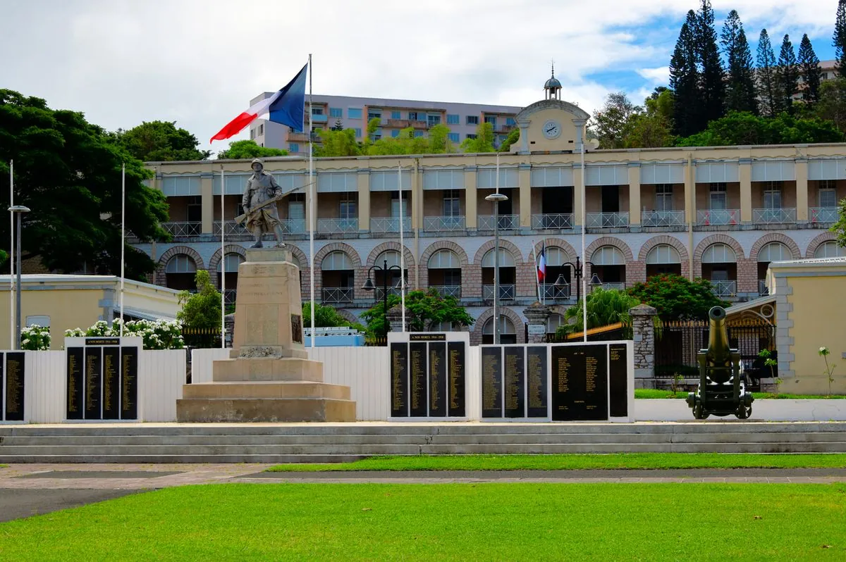 crise-en-nouvelle-caledonie--appel-urgent-a-laide-de-paris