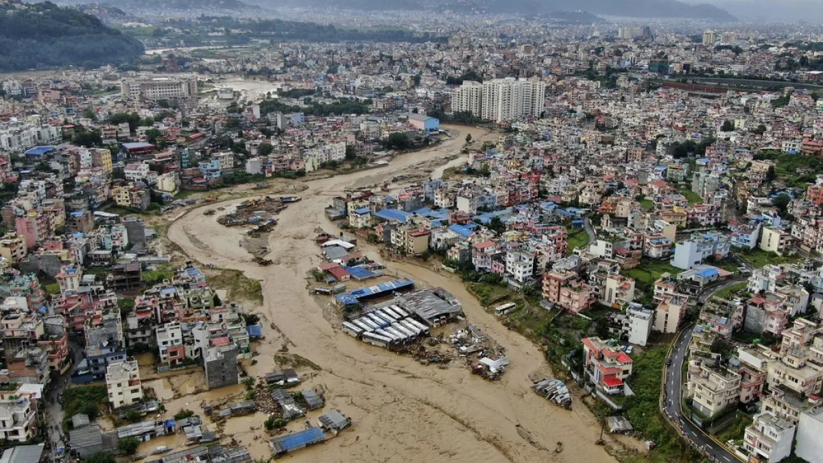 nepal--inondations-meurtrieres-a-katmandou-bilan-salourdit