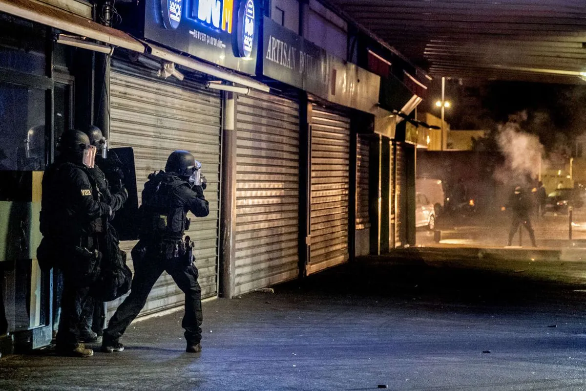 Procès à Bobigny : deux policiers jugés pour tirs sur un véhicule