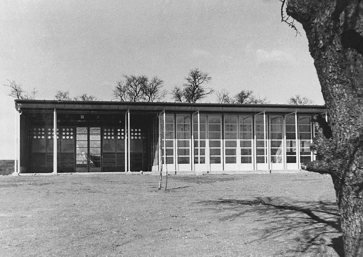 La renaissance d'une école de Jean Prouvé en galerie d'art près de Metz