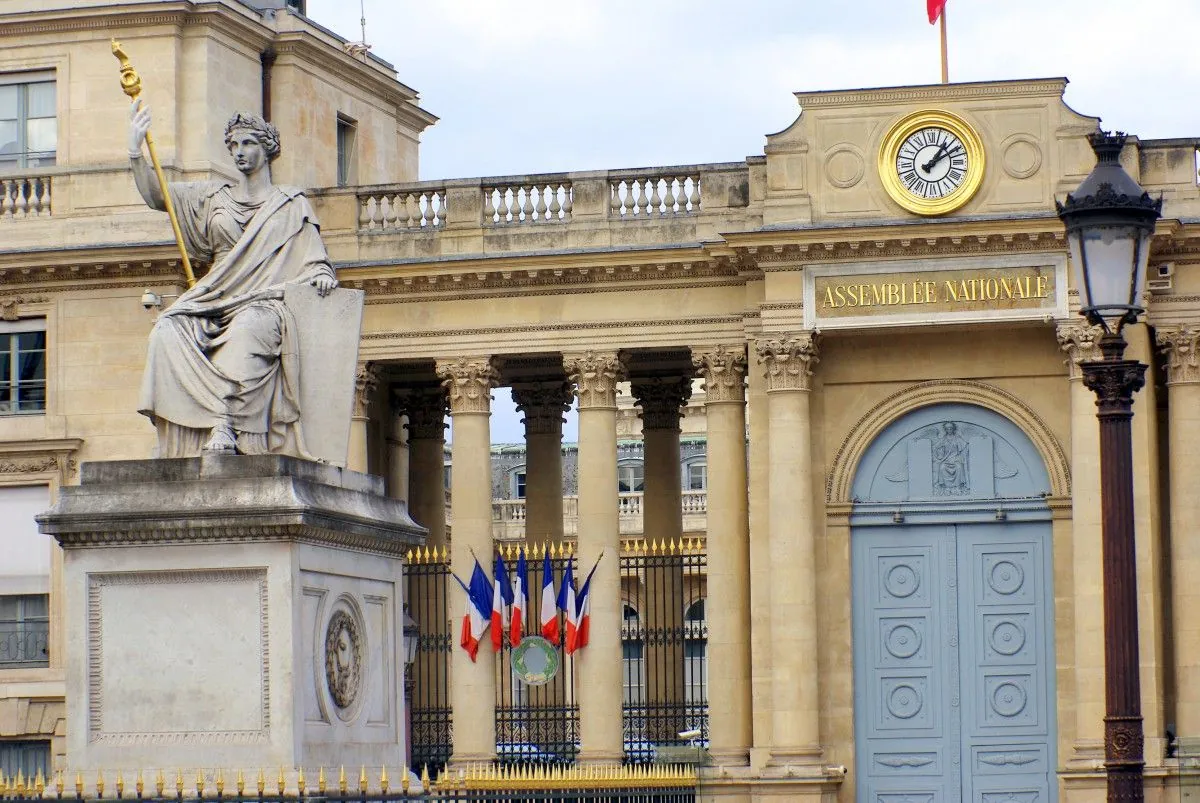 Divergences au sein du parti présidentiel sur l'hommage aux victimes israéliennes