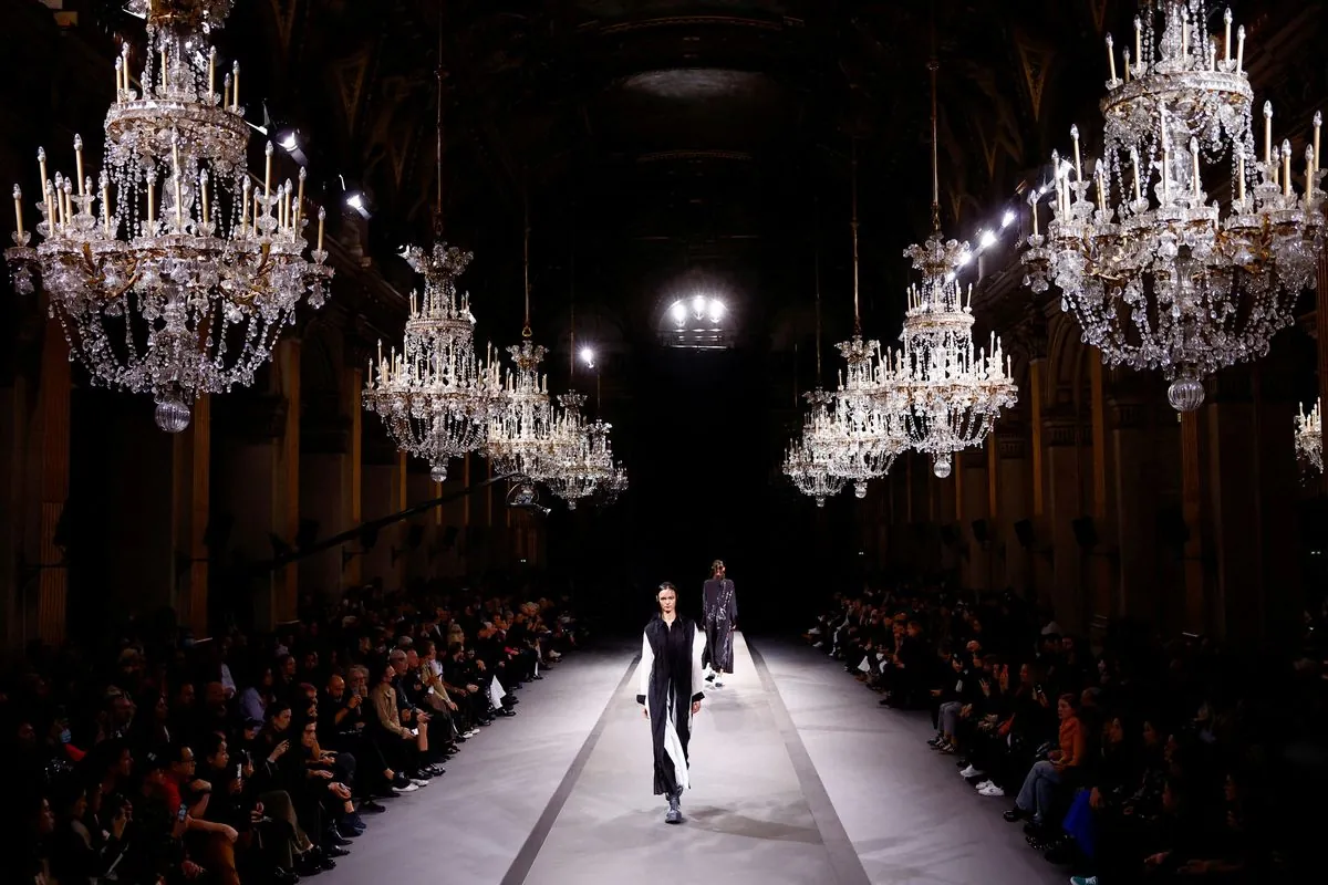 la-fashion-week-de-paris-fete-ses-50-ans-avec-audace-et-creativite