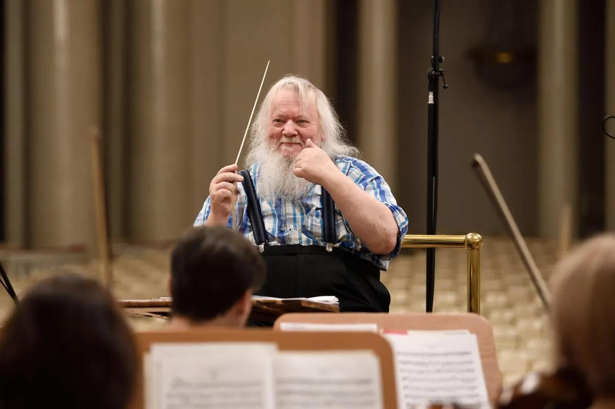 Leif Segerstam, chef d'orchestre finlandais prolifique, s'éteint à 80 ans