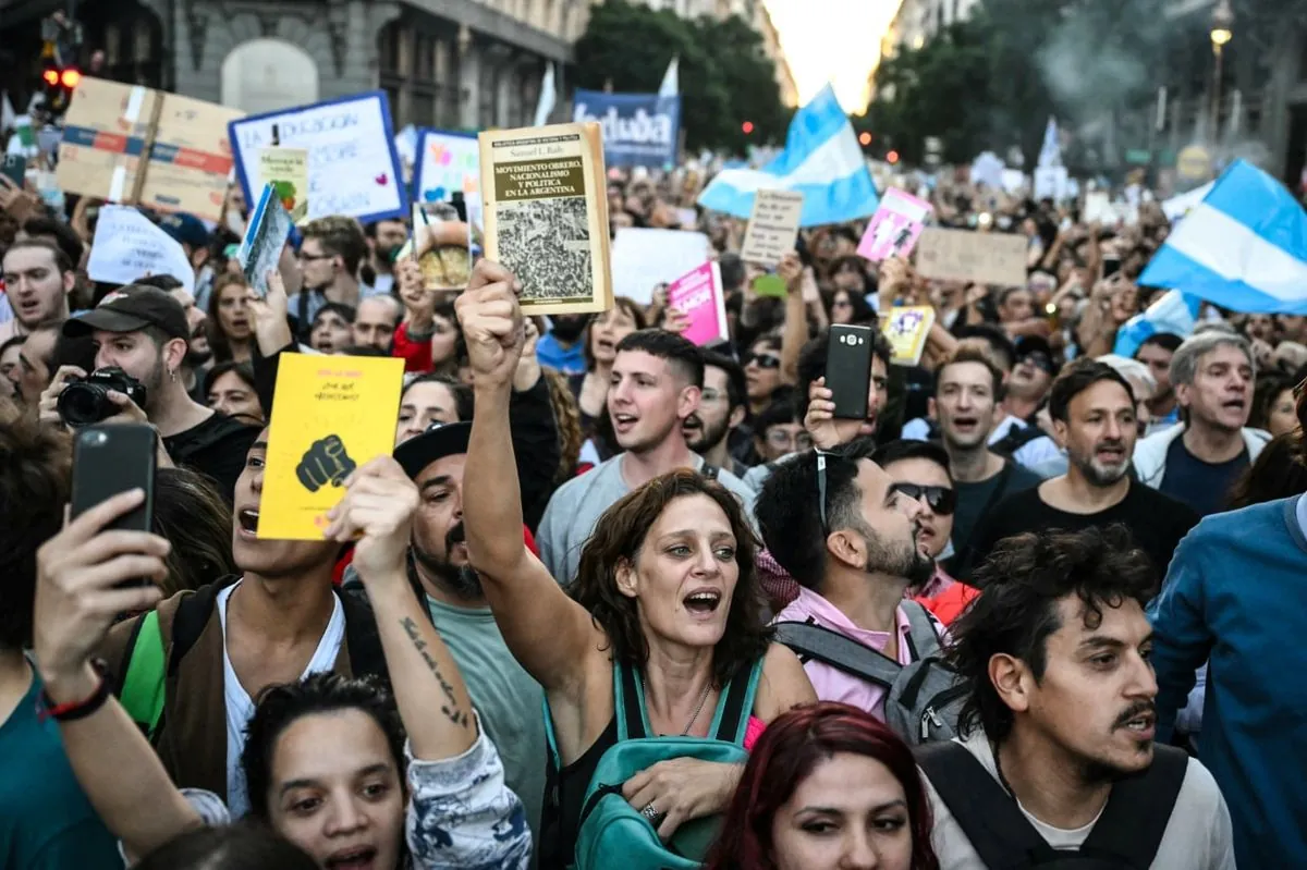 Crise universitaire en Argentine : Milei face à une vague de protestations