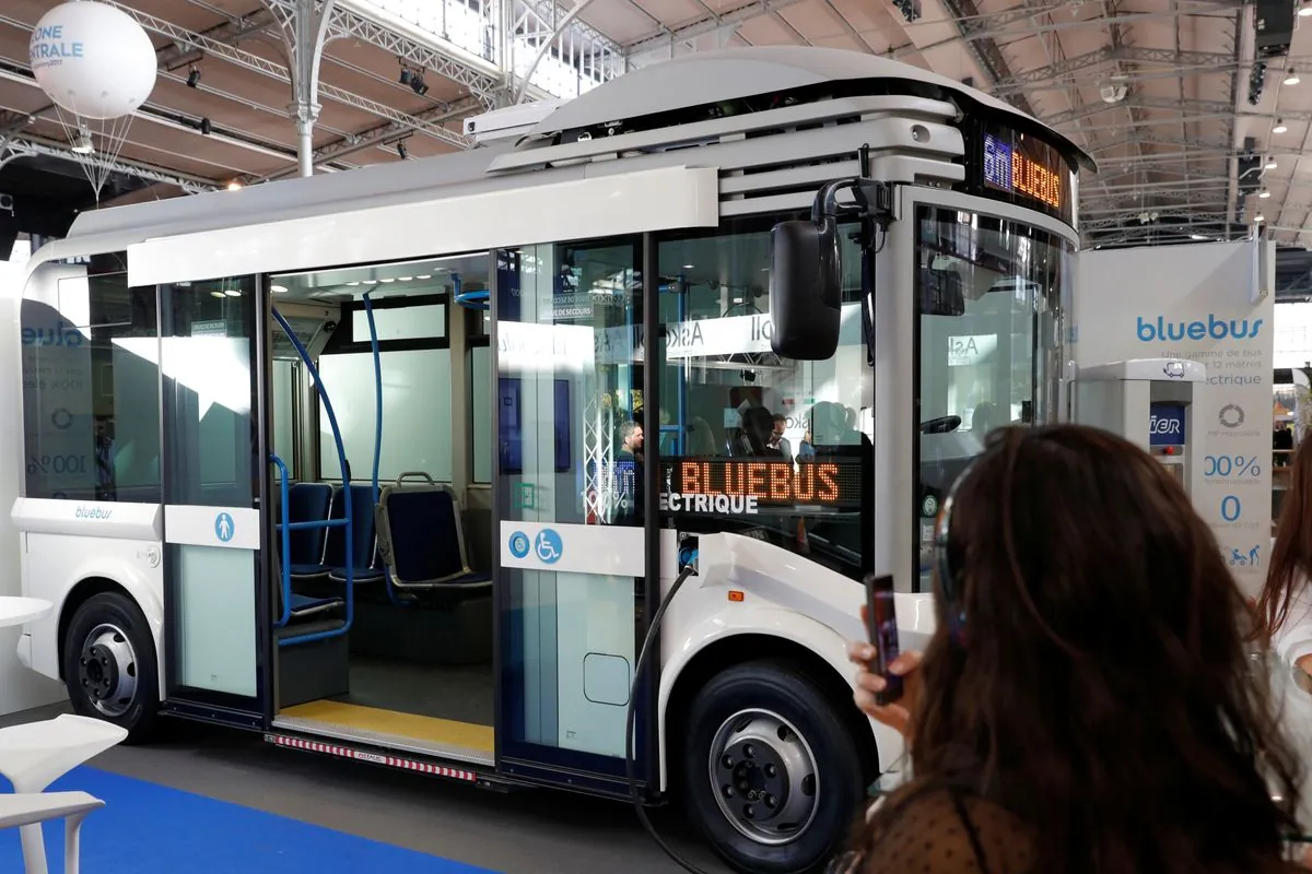 Des bus électriques parisiens retirés: un défaut de batterie sous enquête