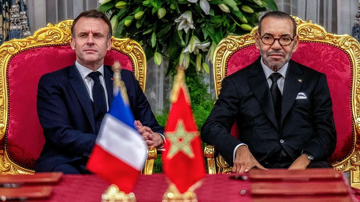 un-photographe-controverse-rejoint-macron-lors-dune-visite-royale-au-maroc