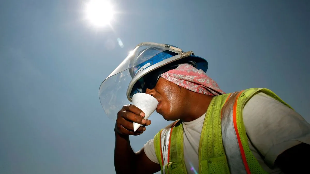 Un ouvrier meurt sous le soleil: la face cachée des accidents de travail en France