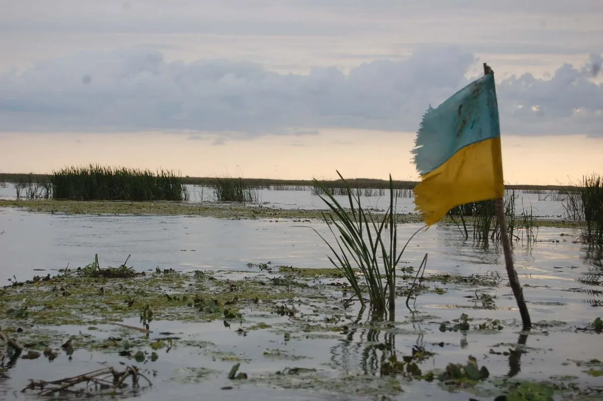 une-catastrophe-ecologique-mysterieuse-frappe-une-riviere-entre-la-russie-et-lukraine