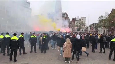 Des affrontements violents éclatent à Amsterdam après un match de football européen