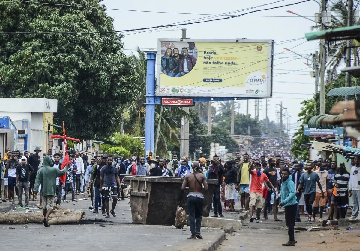 Un ex-présentateur télé défie le pouvoir mozambicain après des élections contestées