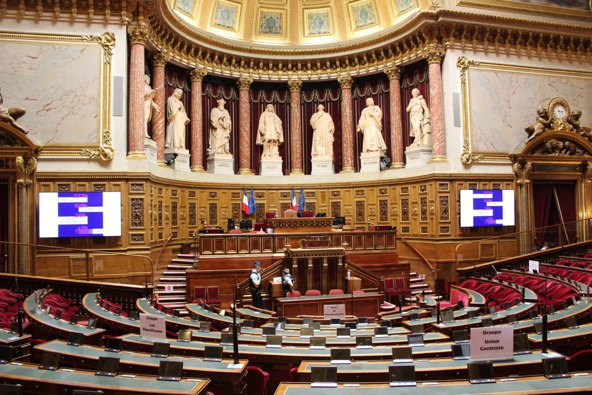 Le Sénat change: nouvelle dynamique politique après un vote surprise