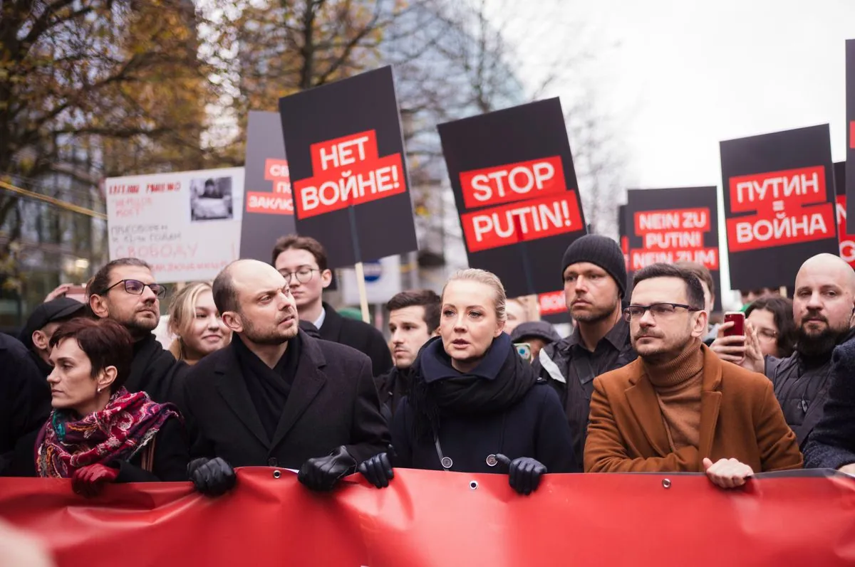 Des centaines de Russes exilés manifestent à Berlin contre le régime de Poutine