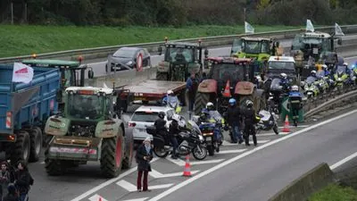 Les agriculteurs français et allemands s'unissent dans une manifestation historique