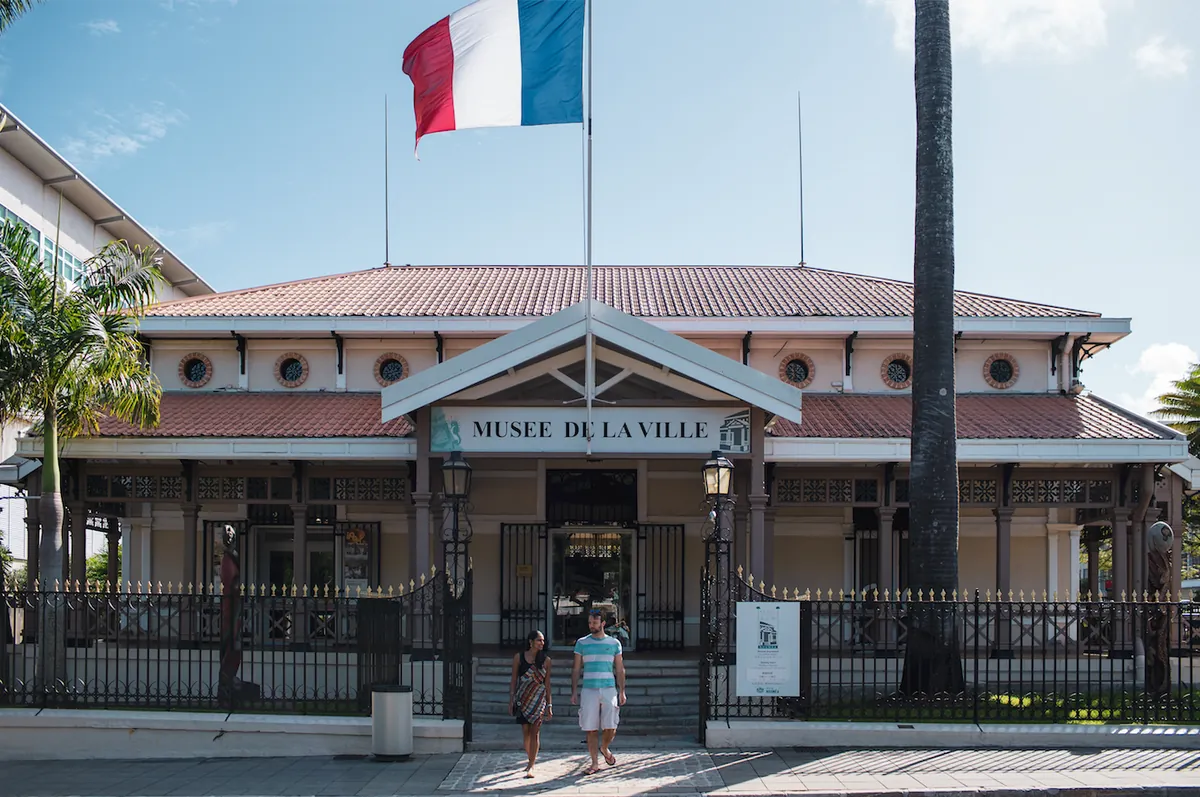 La Nouvelle-Calédonie: une crise financière qui touche tout le territoire