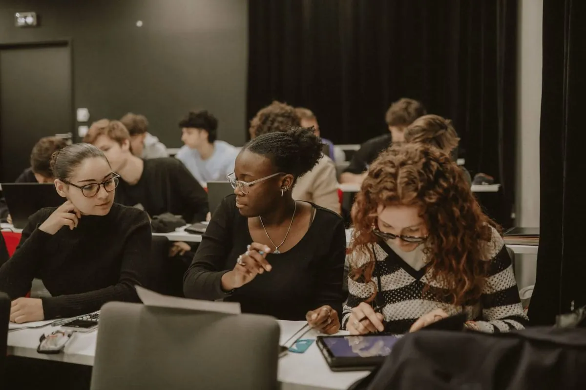 Des étudiants en agriculture confrontent les leaders paysans sur l'avenir du secteur