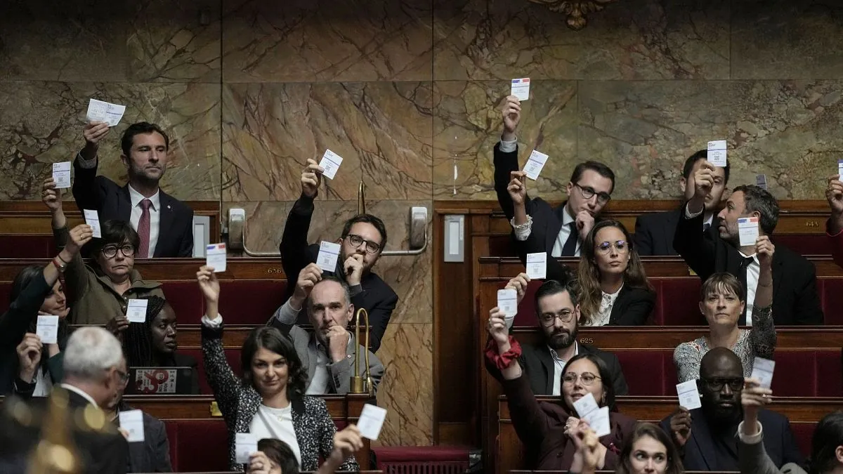 La coalition de gauche NFP montre des signes de division majeure à Paris