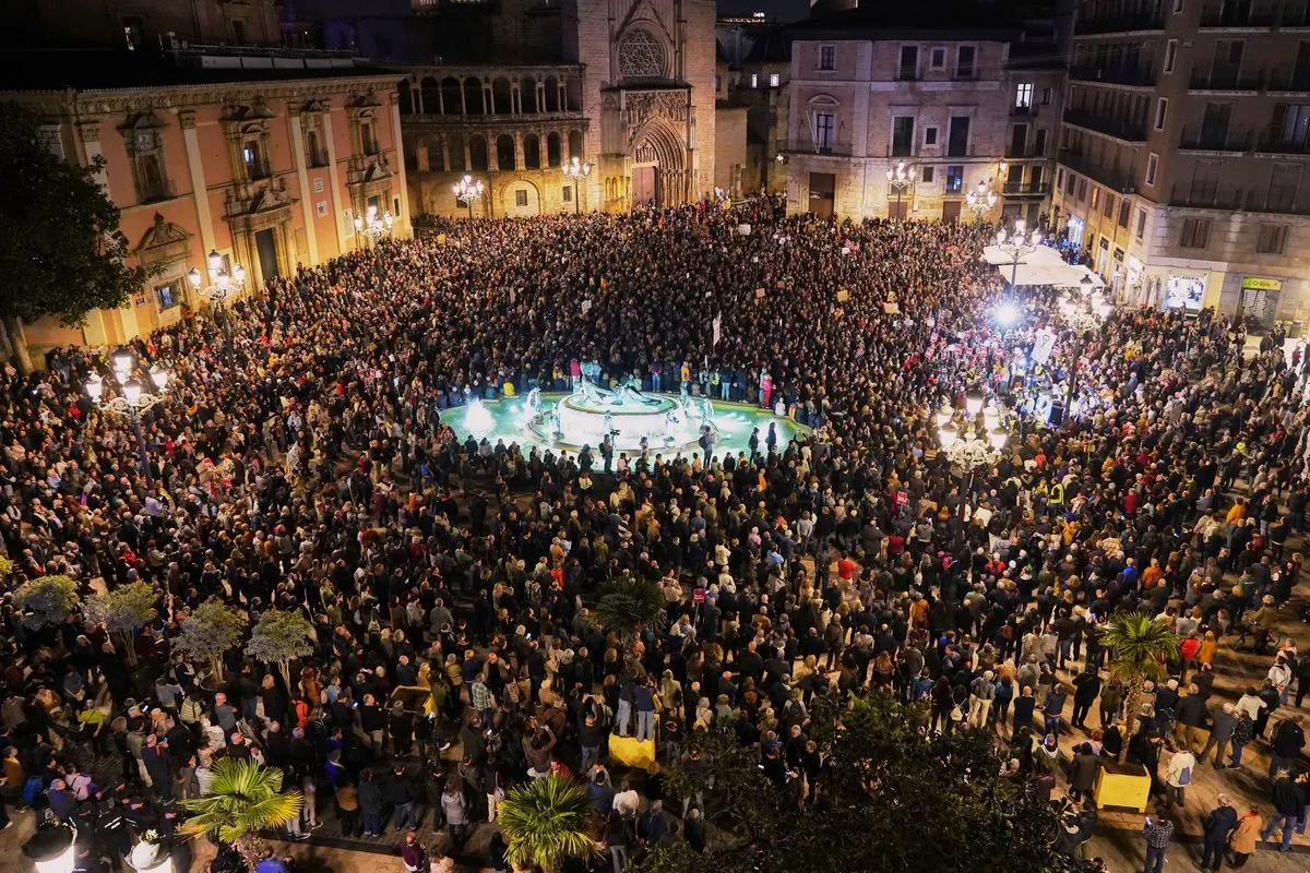 Manifestation massive à Valence: La gestion des inondations sous le feu des critiques