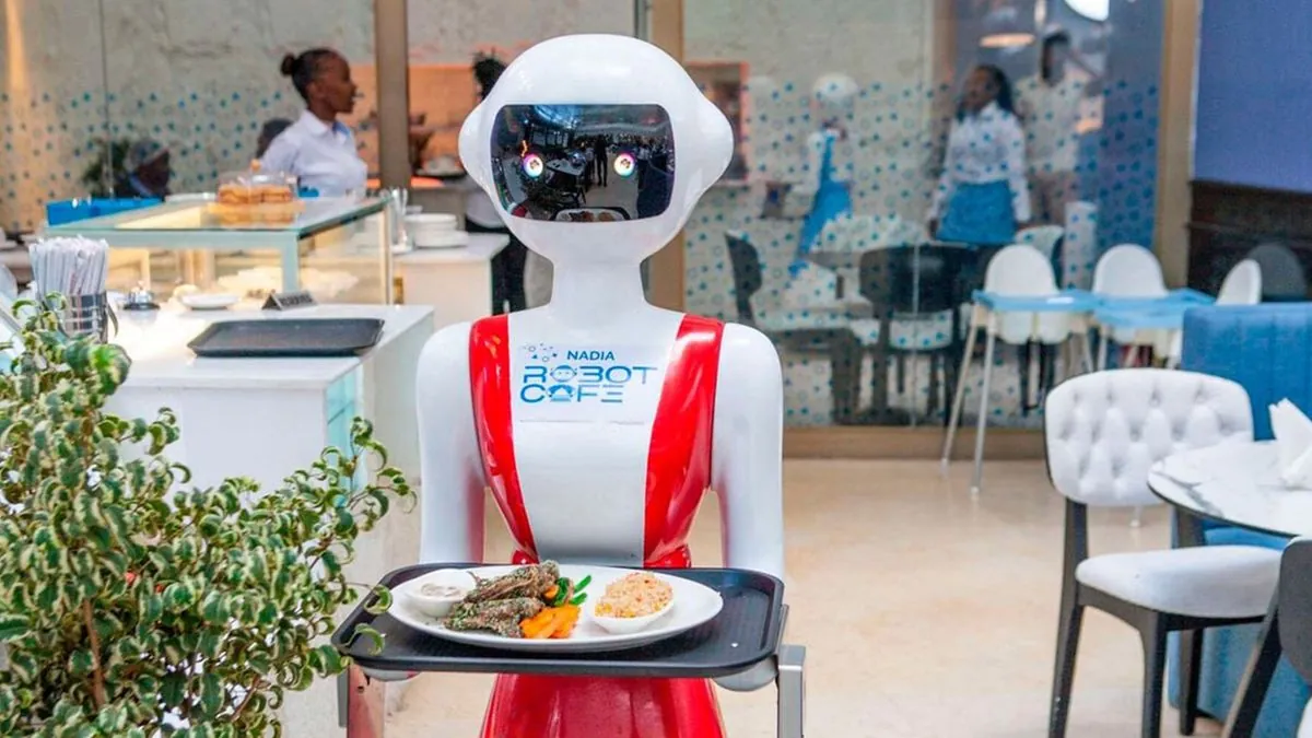 Le Kenya ouvre son premier café servi par des robots: une révolution qui divise