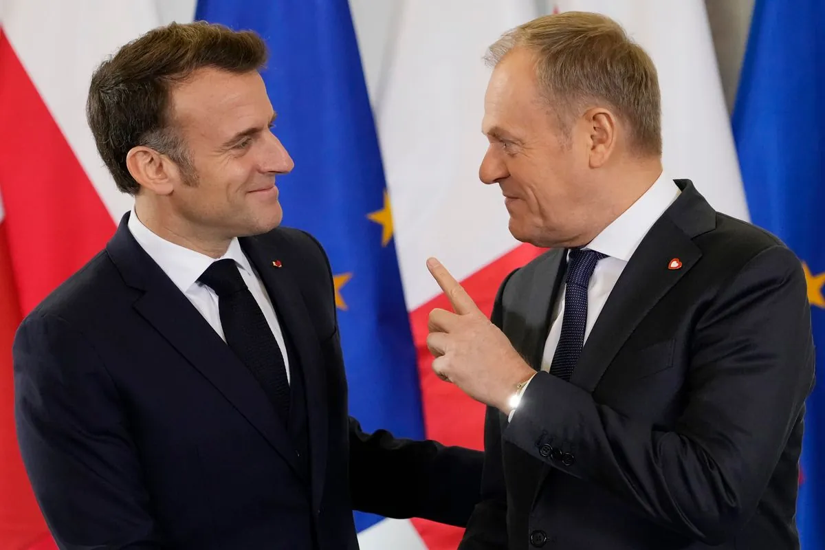 Macron rentre de Pologne pendant que la France attend son nouveau premier ministre